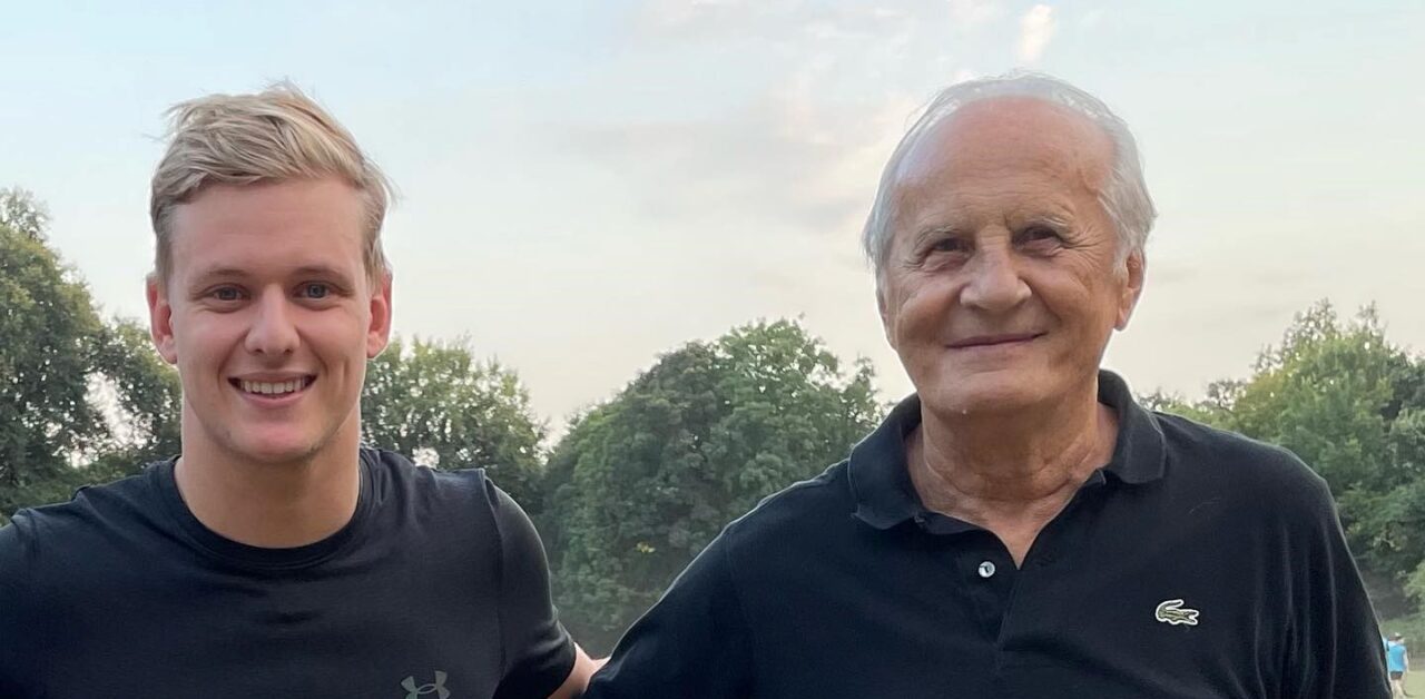 Mick Schumacher ha incontrato gli amici del Vedano Calcio
