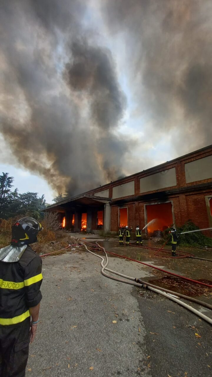 incendio area ex Snia Varedo