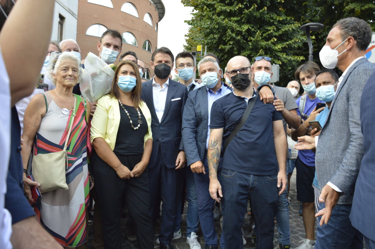 Conte a Limbiate: ad accoglierlo anche i lavoratori della Gianetti