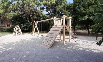 Conclusi i lavori di riqualificazione del parco giochi nel quartiere Cederna