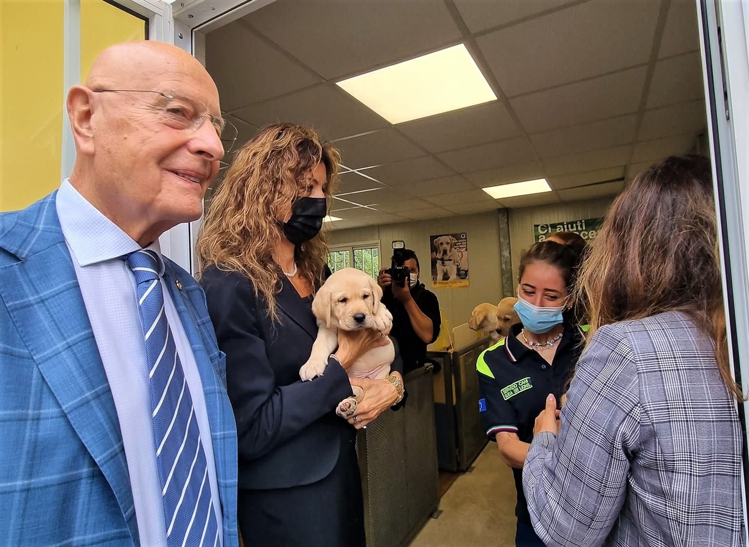 Limbiate, visita Ministro Erika Stefani al centro cani guida Lions