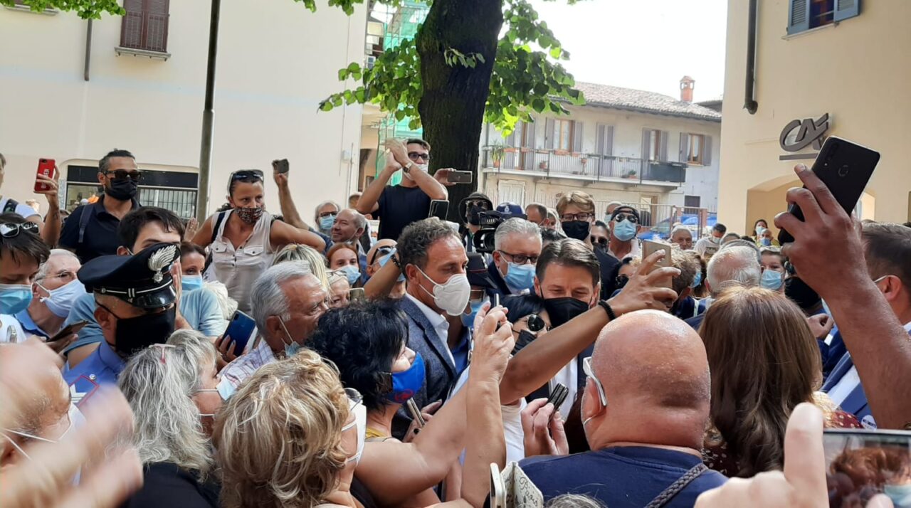 Conte a Desio tra applausi e contestazioni
