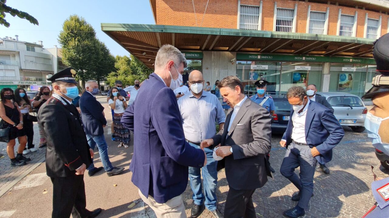 L’ex premier Conte arriva ad Arcore per tirare la volata a Monguzzi