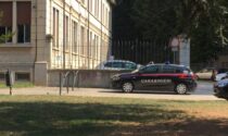 Maestre "no vax" lasciate fuori da scuola: intervengono i Carabinieri