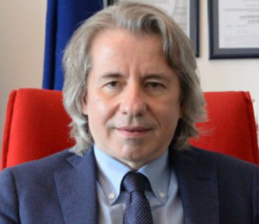 “Ho un docente no vax, si farà il tampone ogni due giorni rigorosamente a sue spese”