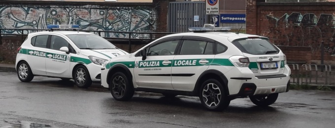 Guidava senza aver conseguito la patente e con documenti contraffatti