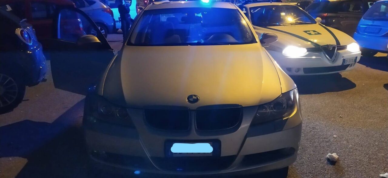 La Polizia locale sequestra un’automobile dopo un inseguimento