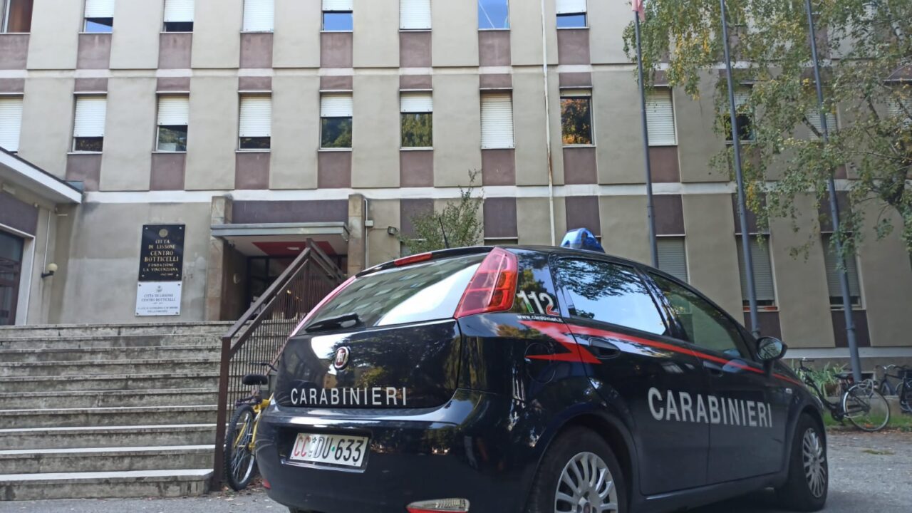Botte e malori al centro sociale, grave un 30enne
