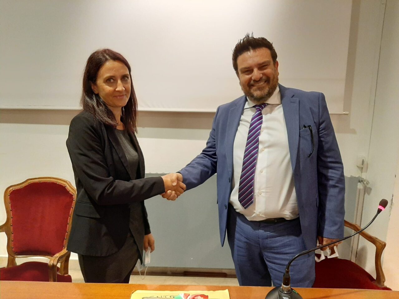 Moro contro Gargiulo, tra accuse di “accordi sottobanco” e polemiche