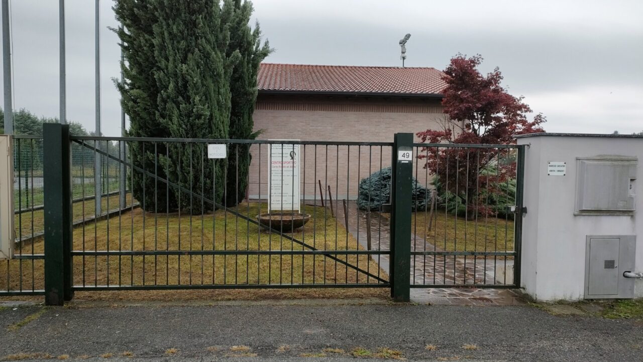 Contratti, caldaie e strutture non a norma: il parroco chiude il campo di Villanova