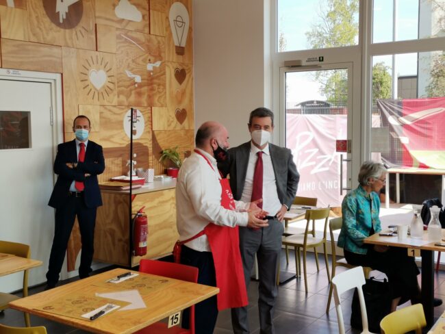 Il ministro del Lavoro Andrea Orlando a pranzo da PizzAut