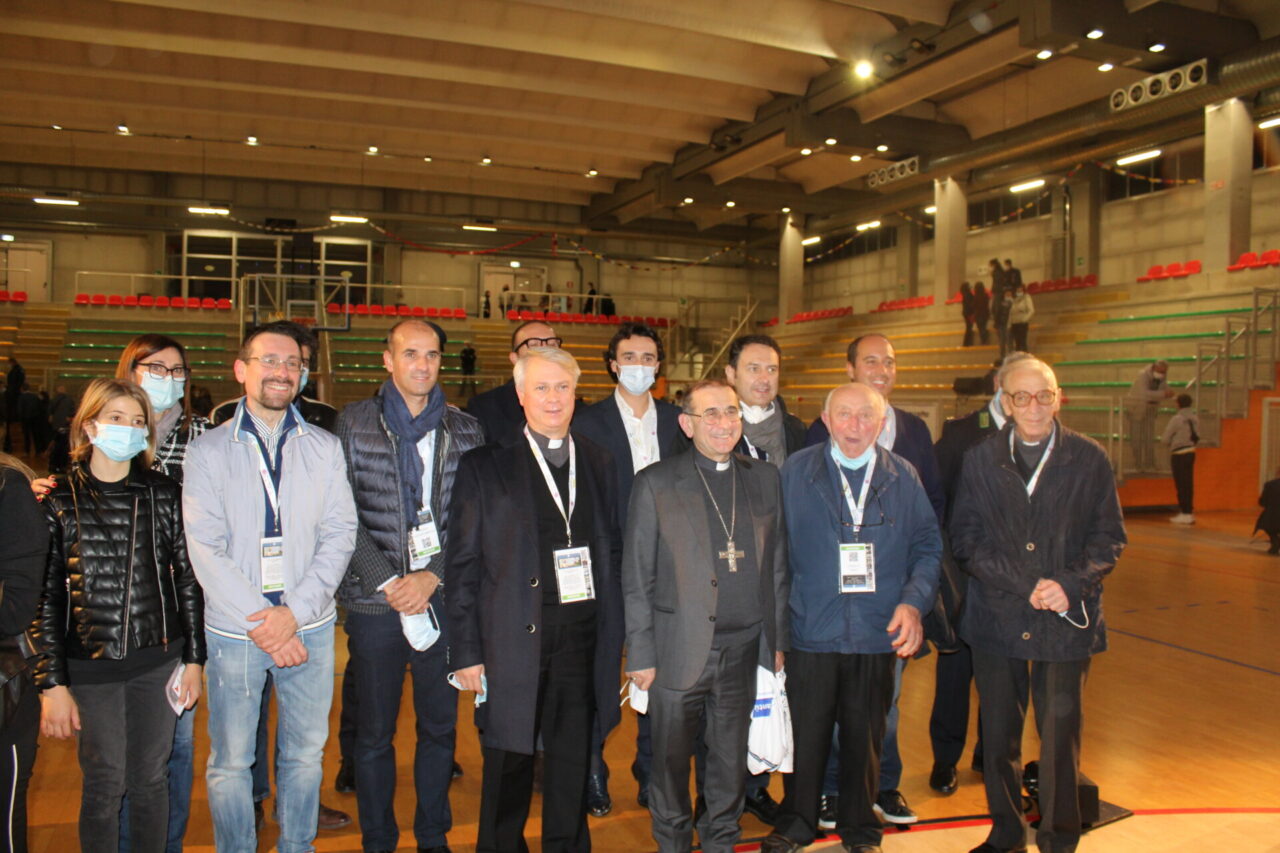 Monsignor Delpini al PalaMeda per incontrare allenatori, dirigenti e atleti delle società sportive