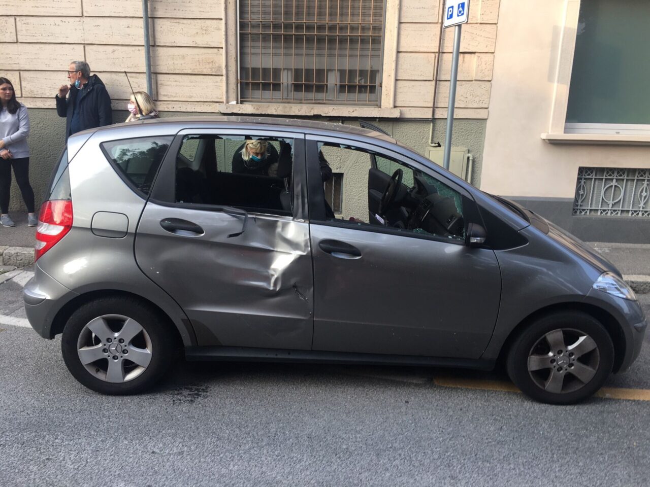 Incidente con la moto, 16enne gravissimo