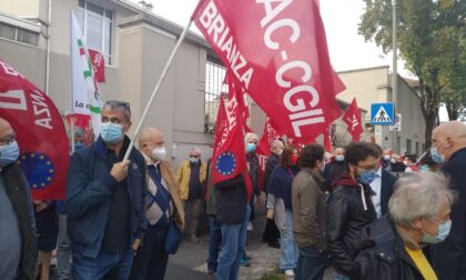 Presidio di solidarietà alla Cgil di Monza dopo l'assalto alla sede nazionale