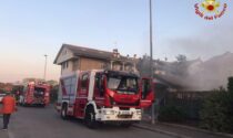 Incendio nel locale rifiuti di un condominio, pompieri a Desio