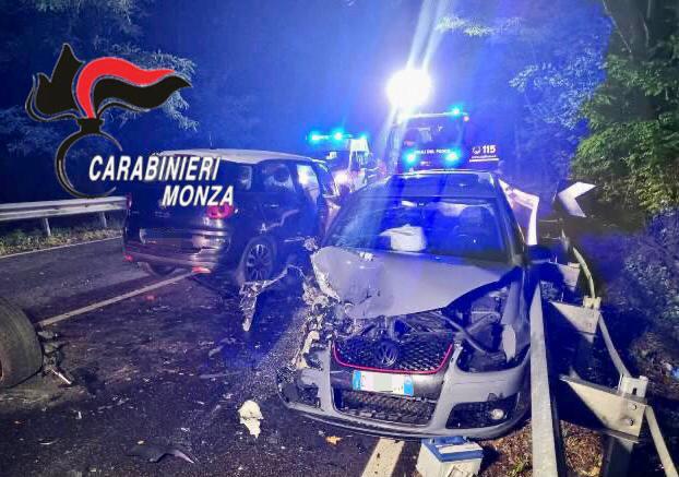 Provoca un incidente sotto l’effetto di alcol e droga, 21enne denunciato