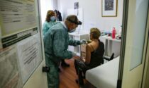 Terza dose delle vaccinazioni Covid: si parte con gli over 80