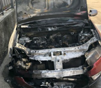 Misterioso incendio nella notte: auto bruciata, indagini in corso