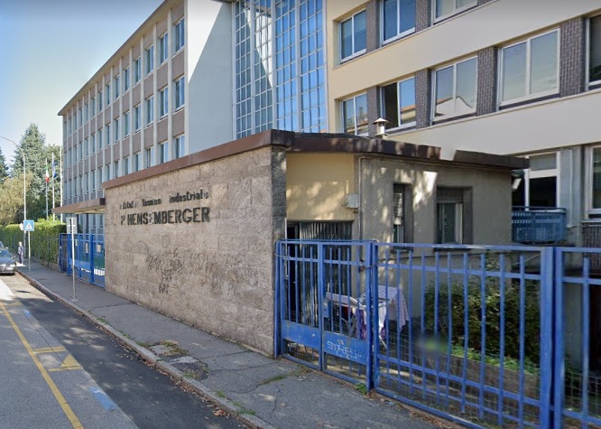 Hensemberger, studenti al freddo in via Monte Oliveto