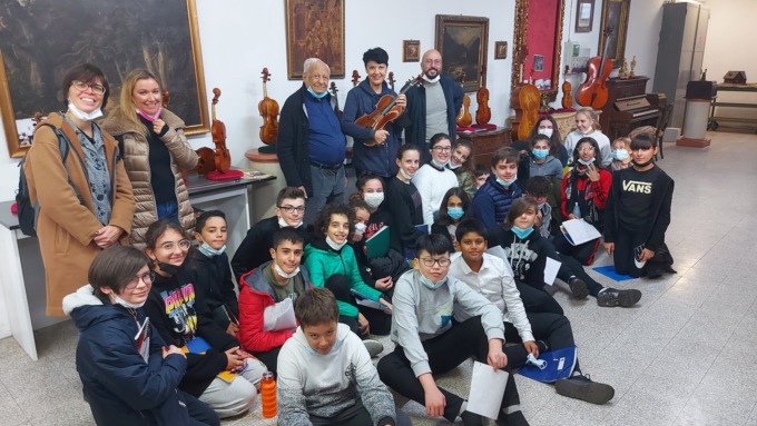 Alla scoperta dei violini: alunni in visita dal mastro liutaio Pietro Grasso