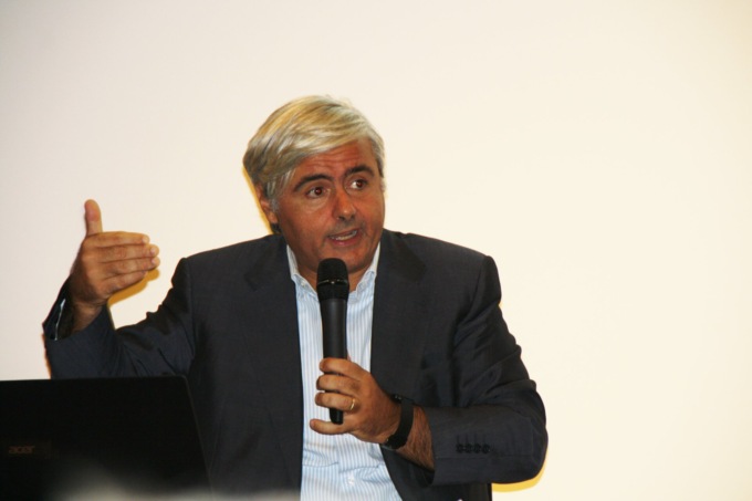 «Il futuro della scuola di Costa Lambro va ripensato: lo dicono i numeri»