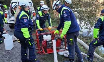 Grandi manovre sul fiume per la Protezione Civile