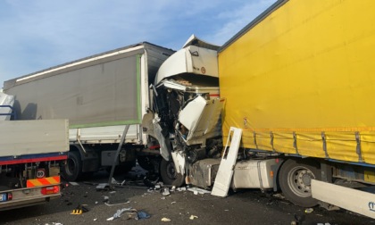 Maxi incidente in A4 interviene l'elisoccorso: traffico in tilt