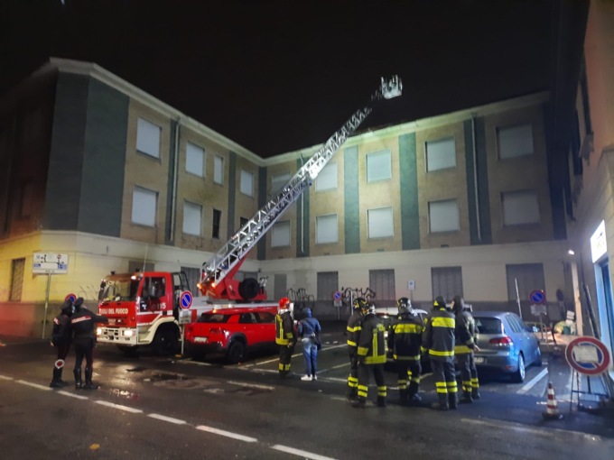 Crollo all’ex Carburatori Dell’Orto, operazioni in corso