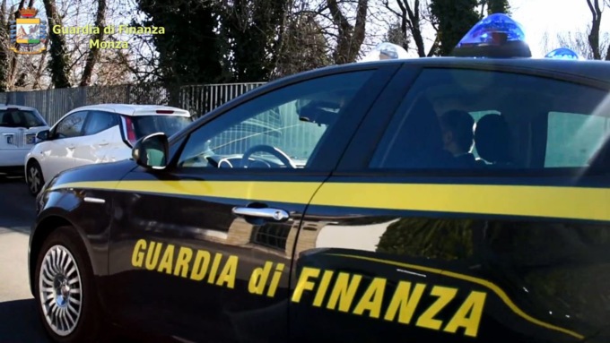 Arcore, la Guardia di Finanza irrompe negli uffici comunali di Largo Vela