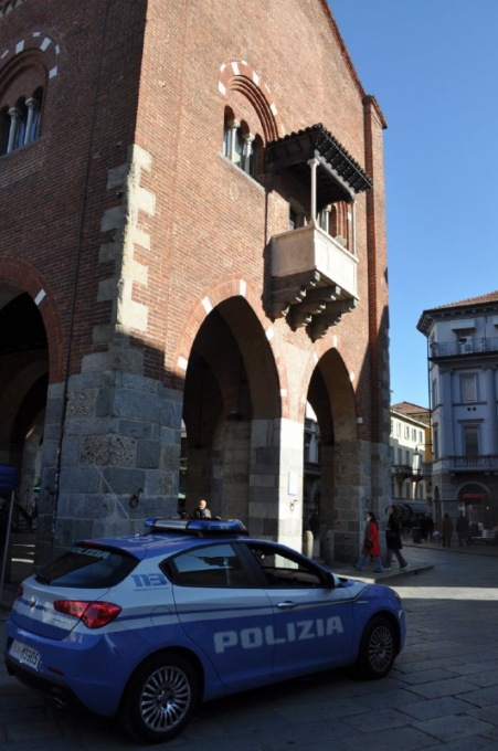 La Polizia in piazza contro la violenza sulle donne