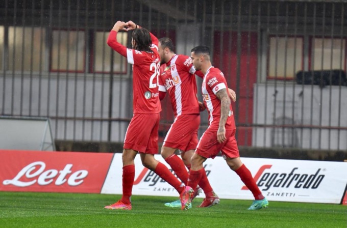 Monza-Alessandria in diretta live. Colpani e una difesa impenetrabile stendono i grigi