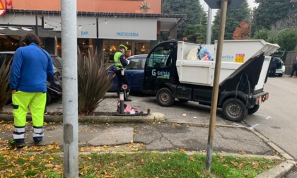 Grave malore al volante, netturbino finisce fuori strada