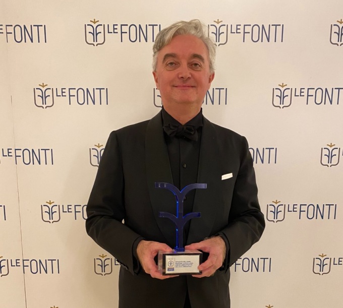 L’avvocato Umberto Grella premiato a «Le Fonti Awards»