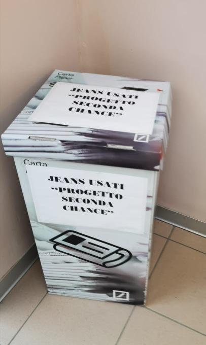 Il “Castiglioni” ricicla i jeans e li trasforma in grembiuli da lavoro