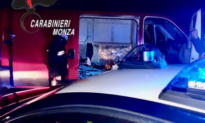 Scoperti dai Carabinieri con il furgone pieno di cavi di rame rubati: denunciati due fratelli di Giussano