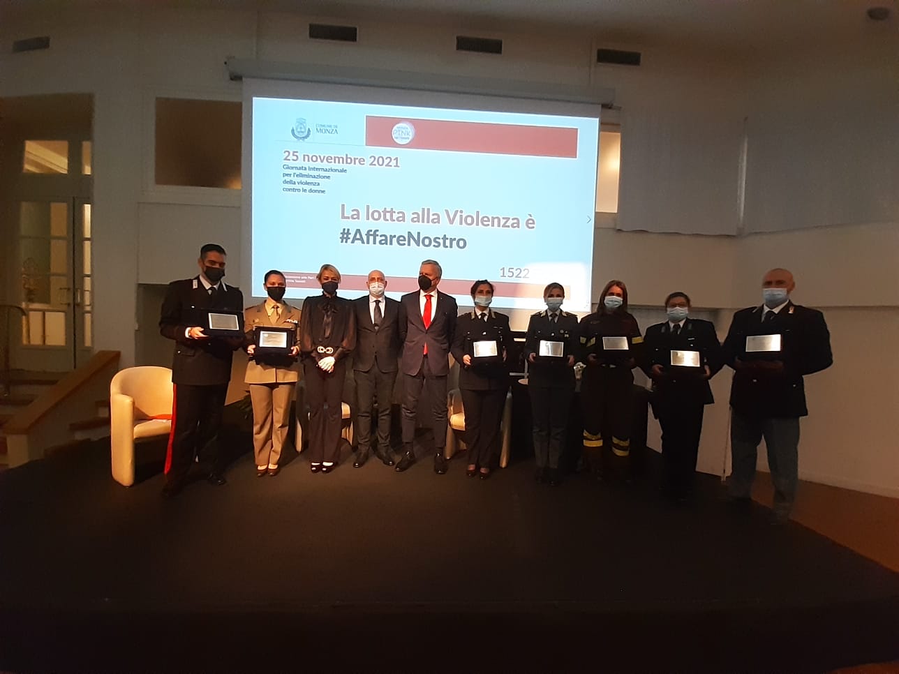 Monza: A fianco delle donne, premiati gli operatori della sicurezza - Prima  Monza