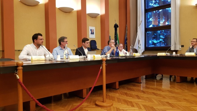 Villasanta: “Basta parole straniere sugli atti del Comune”