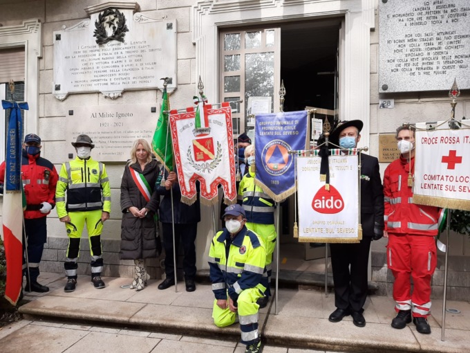 4 Novembre a Lentate, scoperta la lapide dedicata al Milite Ignoto