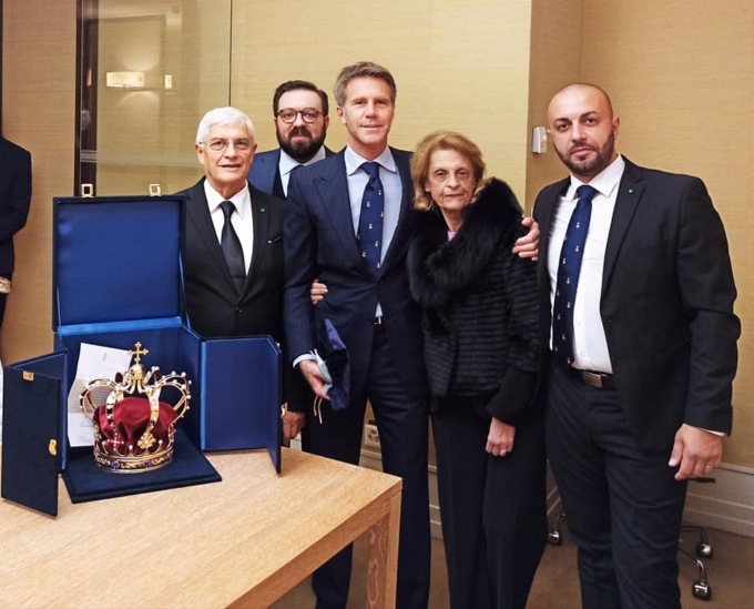 Da Cesano Maderno a Ginevra per consegnare la corona ai Savoia