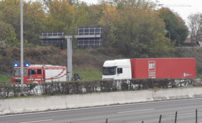 Incidente in codice rosso all’uscita della superstrada, atterra anche l’elisoccorso