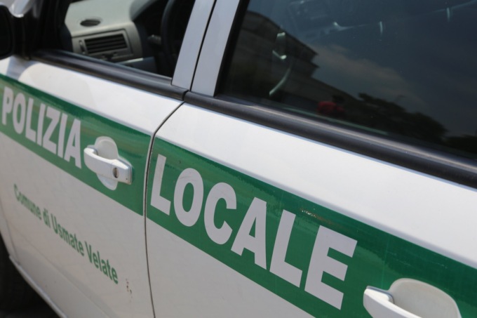 Ambulanti irregolari al mercato, ma uno è ucraino: farà richiesta d’asilo