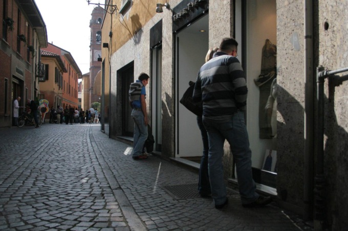 A Vimercate e Oreno parte il servizio di pulizia del centro storico la domenica mattina