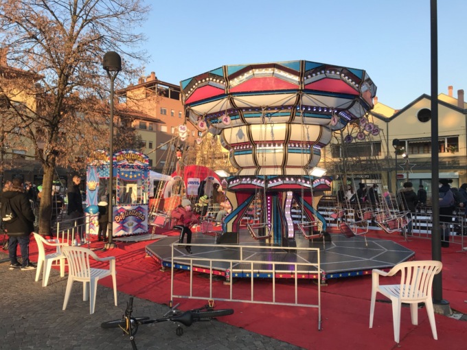 Ladri al Villaggio di Natale, nel mirino la giostra e la bancarella delle frittelle