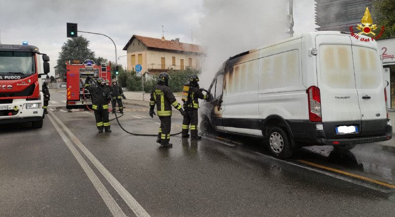 Verano incendio furgone Vigili del fuoco