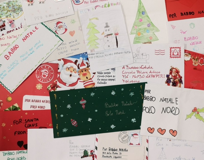 Nelle cassette postali della Brianza migliaia di letterine per Babbo Natale