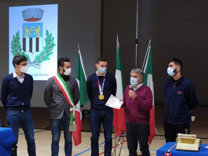 Tortu riceve dal Comune la medaglia d’oro