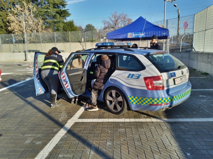 Studenti poliziotti per un giorno in Questura
