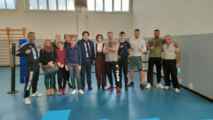 “Guantoni in rosa” a Usmate Velate: campioni sul ring contro la violenza sulle donne
