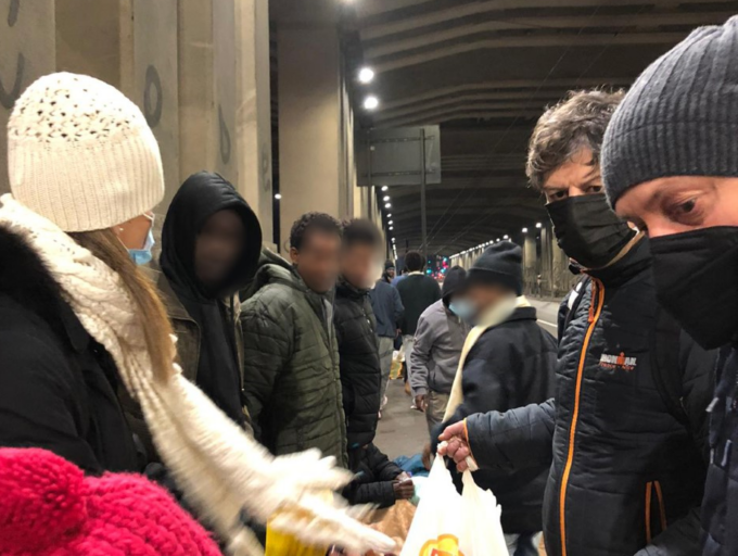 Il cuore grande del piccolo Lapo: aiuta i meno fortunati insieme a mamma e papà