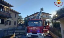 Incendio canna fumaria, accorsi quattro mezzi dei Vigili del Fuoco